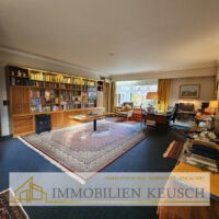 Großes Wohnzimmer & Büro EG