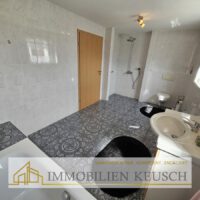 Dusch- und Wannenbad EG