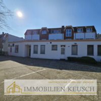 freie Parkflächen am Haus