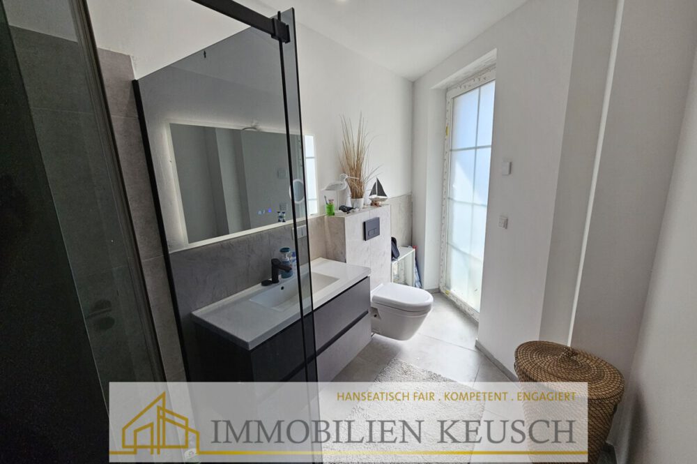 Modernes Duschbadezimmer