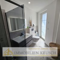 Modernes Duschbadezimmer