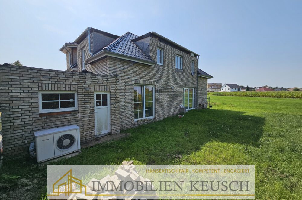 Große Terrasse mit Blick ins Grüne möglich