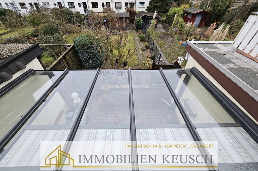 Blick von oben in den Garten