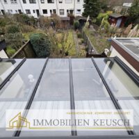 Blick von oben in den Garten