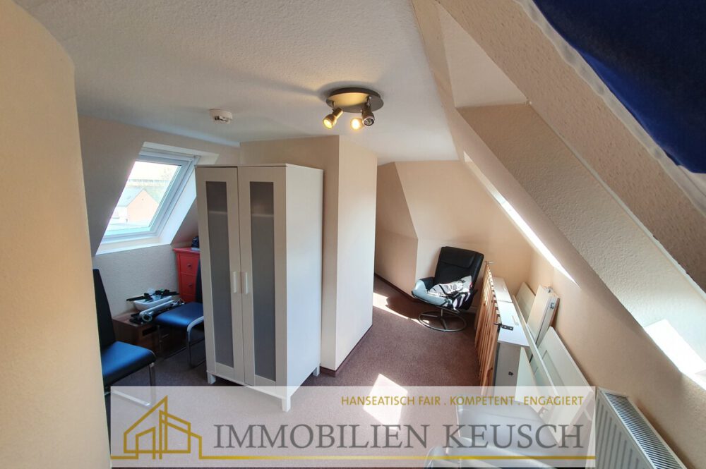 Zusätzliches großes Zimmer im DG