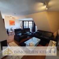 Wohn- Esszimmer mit Kamin