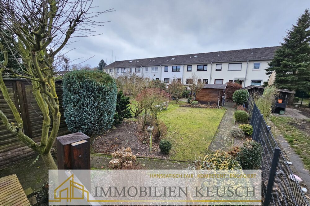 Gepflegter Garten mit Gartenhaus