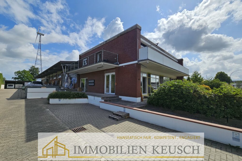 seitliche Sicht mit Auffahrt