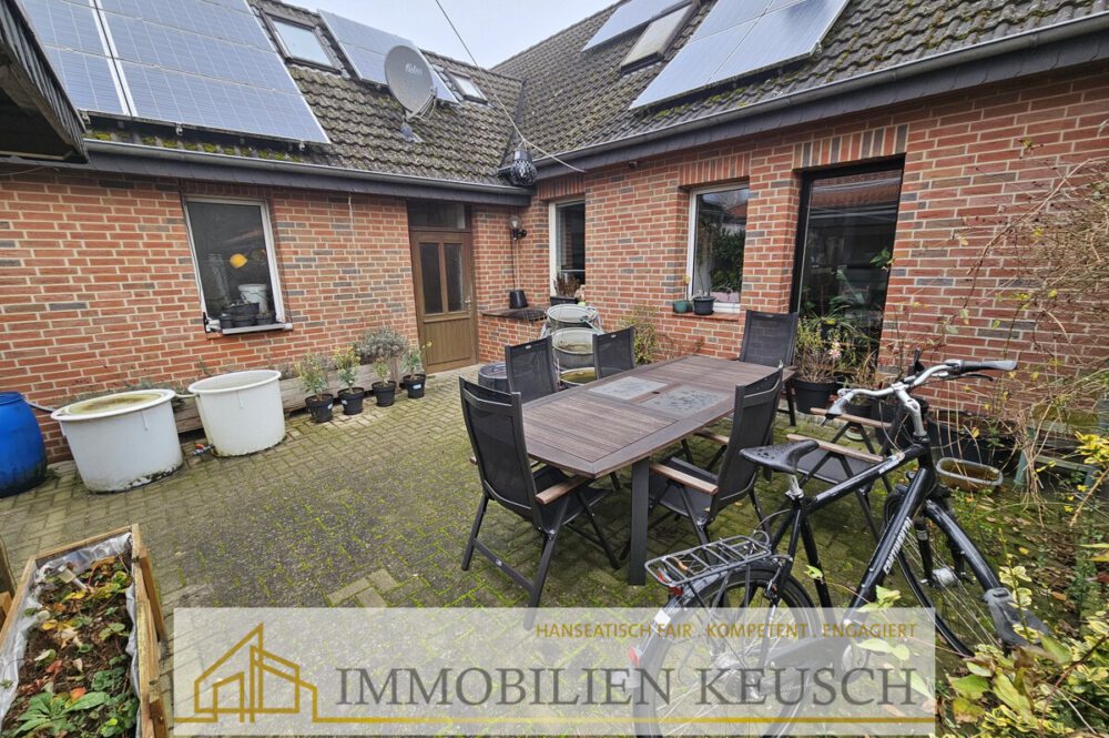 Große Terrasse am Haus