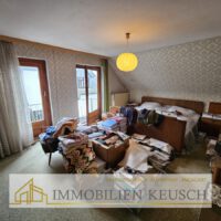Schlafzimmer mit Balkon OG