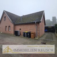 Hausansicht & Carport (1)