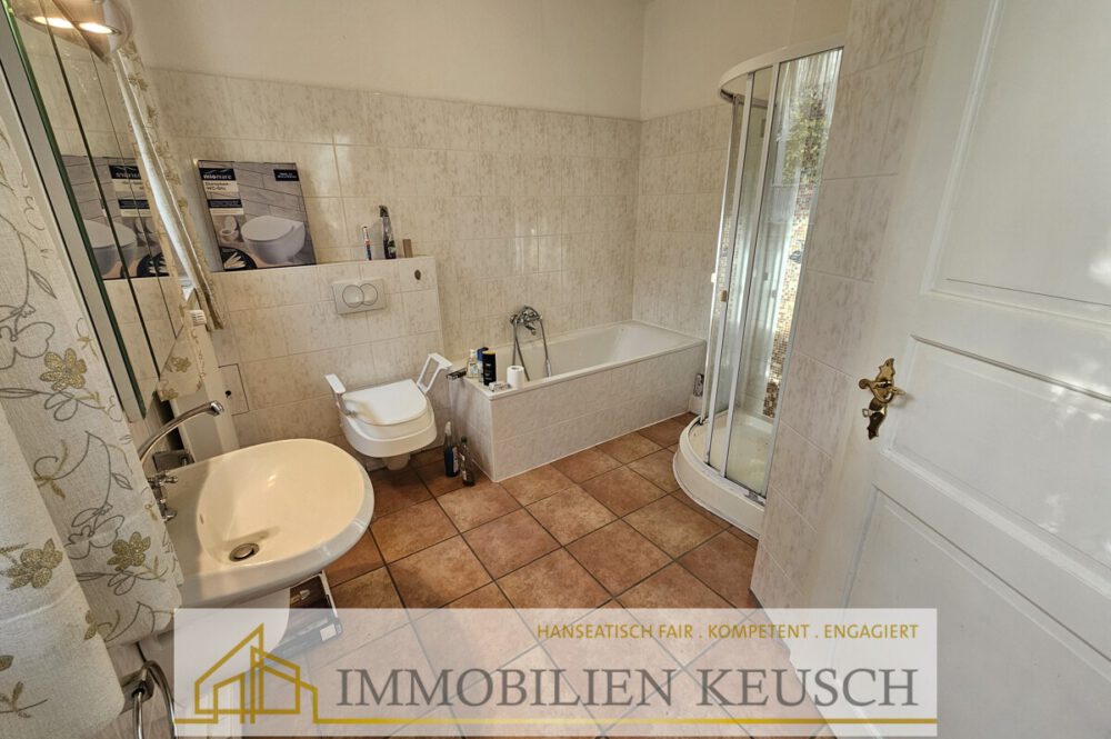 Dusch- und Wannenbad EG