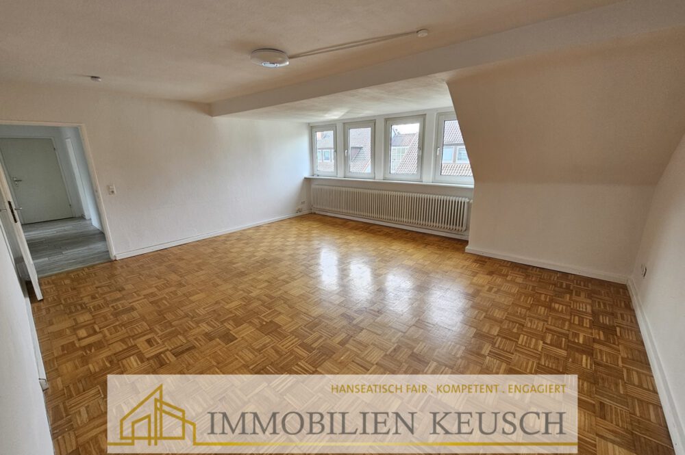 Helles Wohn- und Esszimmer