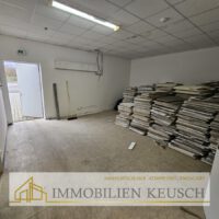 Lagerfläche und Hintereingang