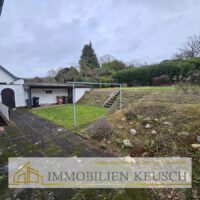 Terrasse-Schuppen-Garten über 2 Ebenen