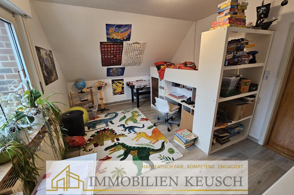 Großes & helles Kinderzimmer OG