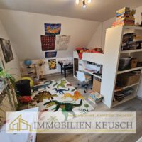 Großes & helles Kinderzimmer OG