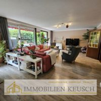 Großes & helles Wohnzimmer