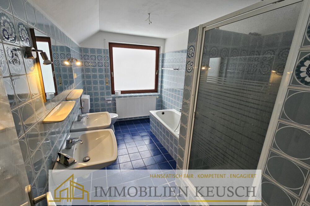 Dusch- und Wannenbad OG