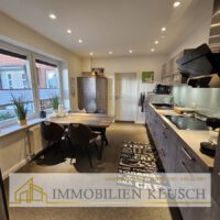 Moderne & helle Küche EG