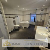 Modernes Badezimmer Wohnhaus EG