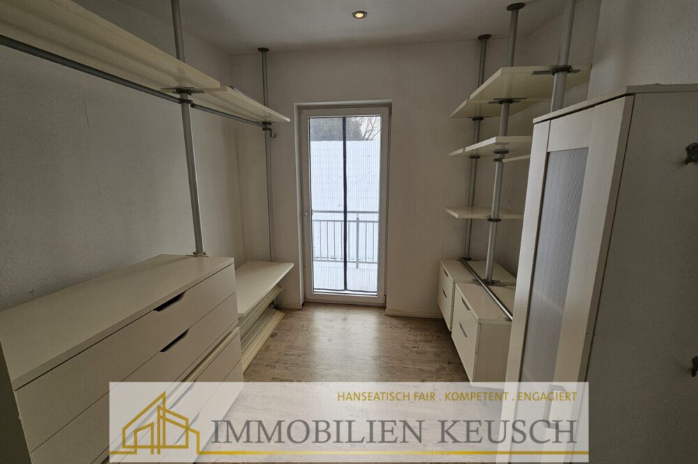 Ankleide mit Balkon OG