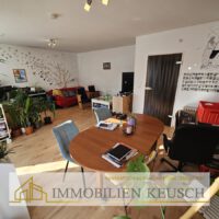 Großes & helles Wohn- und Esszimmer