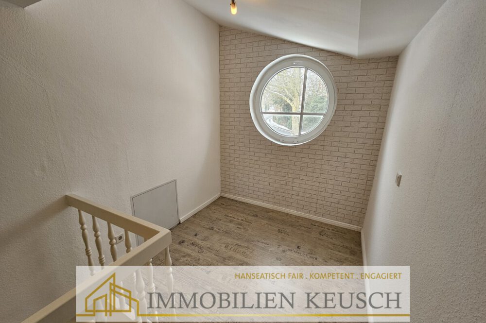 Büroecke im Flur OG