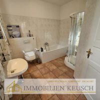 Dusch- und Wannenbad EG