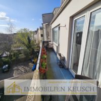 Großer sonniger Balkon