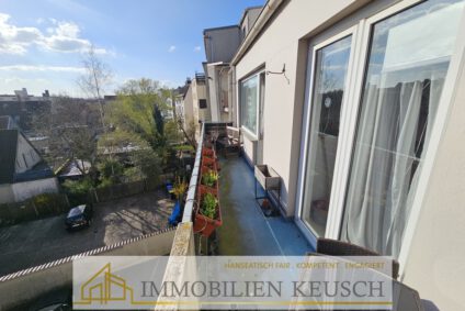 Großer sonniger Balkon