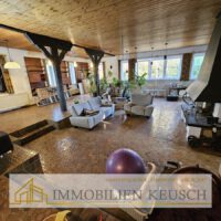 Wohn-Esszimmer mit Kamin EG