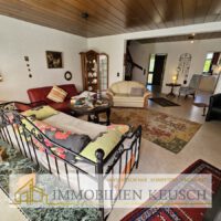 großes & helles Wohnzimmer