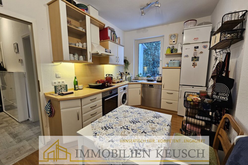 Küche mit Sitzgelegenheit