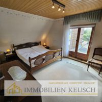 Schlafzimmer OG mit Zugang zur Dachterrasse