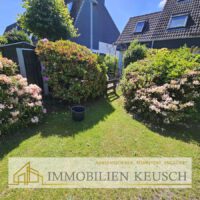 hinterer Ausgang und Gartenhäuschen - Kopie