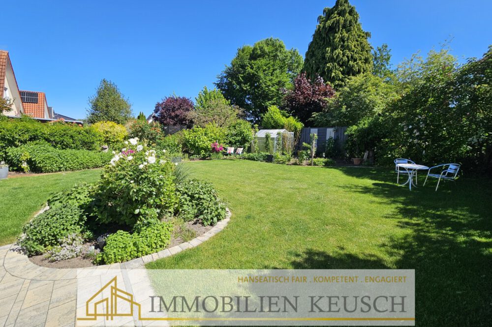 Ansicht Garten mit Gewächshaus