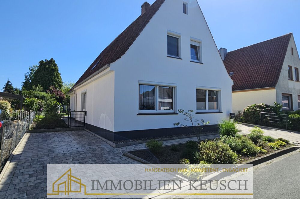 Vorderansicht mit Stellplatz