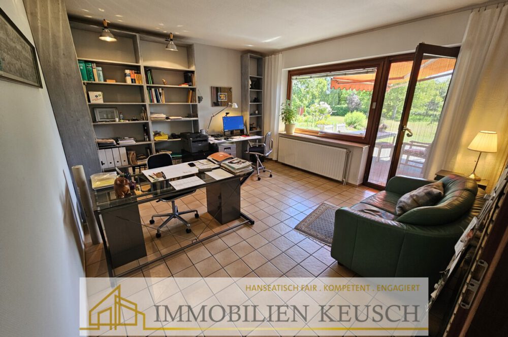 Büro mit Zugang zur Sonnenterrasse