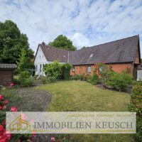 seitliche Gartenansicht