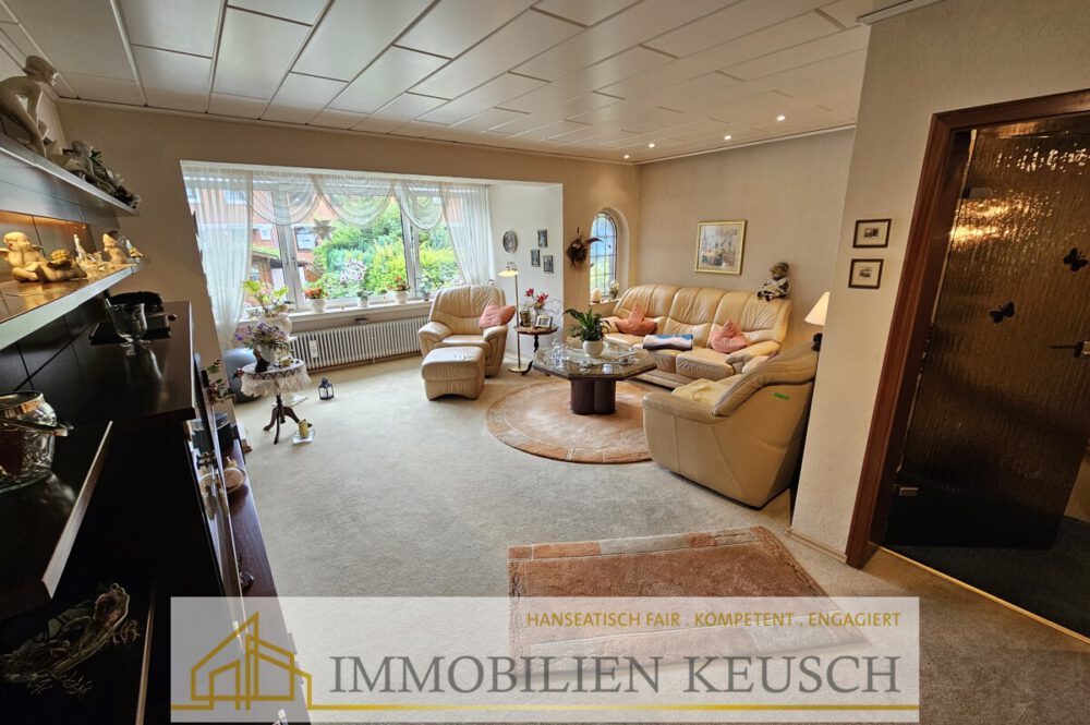 Helles Wohn- und Esszimmer
