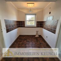Küche beidseitig begehbar