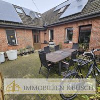 Große Terrasse am Haus