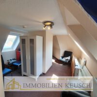 Zusätzliches großes Zimmer im DG