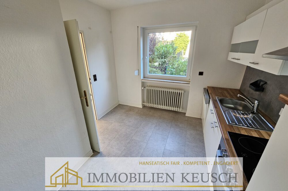 Einbauküche mit Sitzgelegenheit