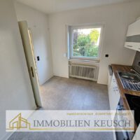 Einbauküche mit Sitzgelegenheit