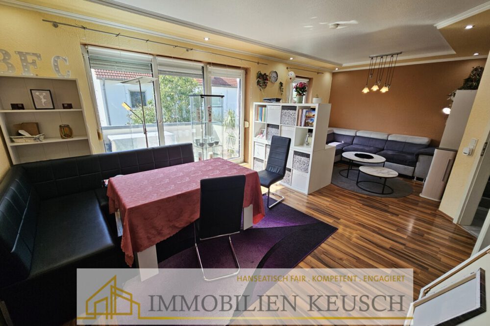 Großes & helles Wohn-Esszimmer Balkon