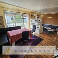 Großes & helles Wohn-Esszimmer Balkon