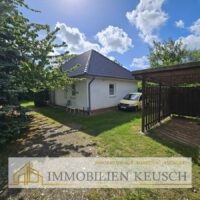 Vorderansicht + Carport