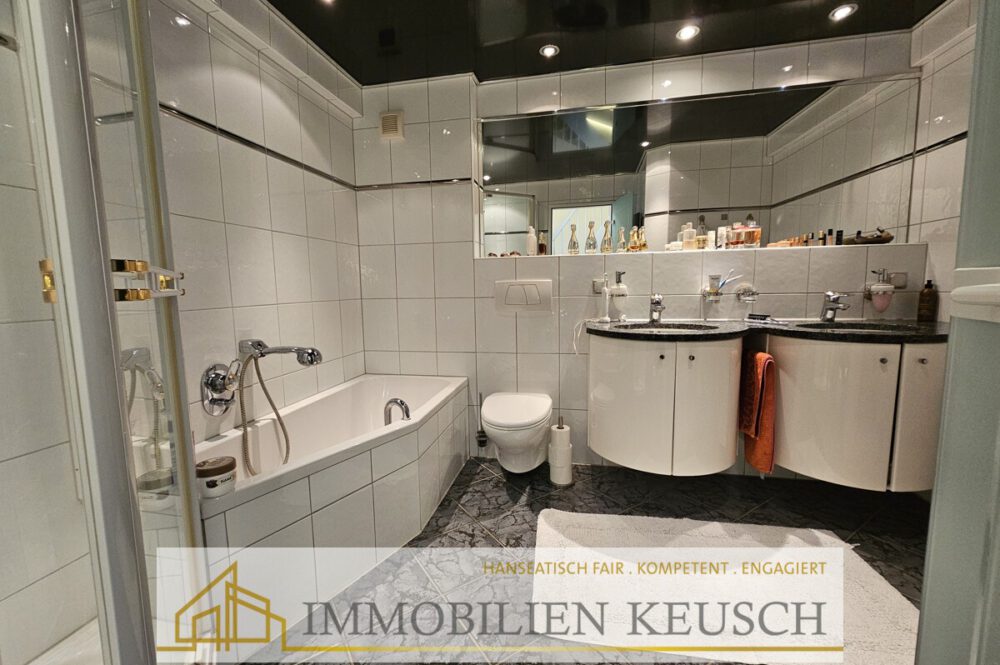 Dusch- und Wannenbad OG